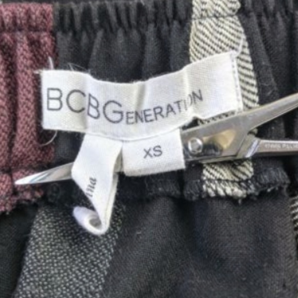 BCBGeneration Striped Mini-Skirt Pockets $59 - Picture 2 of 8